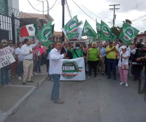 Marchan en favor del INE en Matamoros