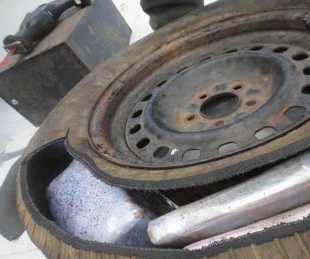 Le hallan coca en llanta de repuesto