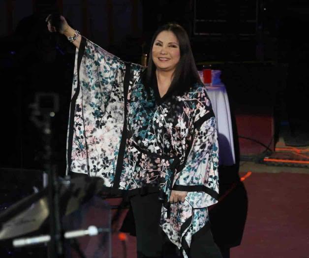 Se disculpa Ana Gabriel tras discurso político en concierto