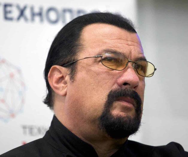 Rusia condecora al actor Steven Seagal