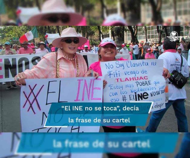 Participa ‘de corazón’ en marcha del INE