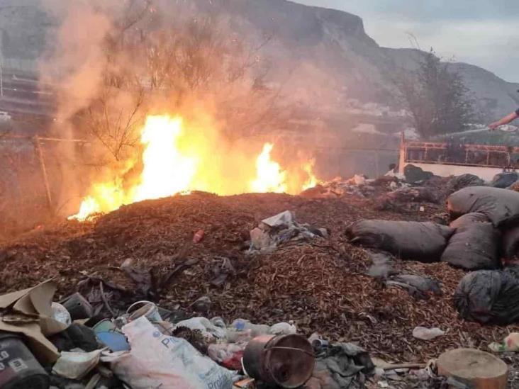 Se incendia maleza en Río Santa Catarina Se incendia maleza en Río Santa Catarina