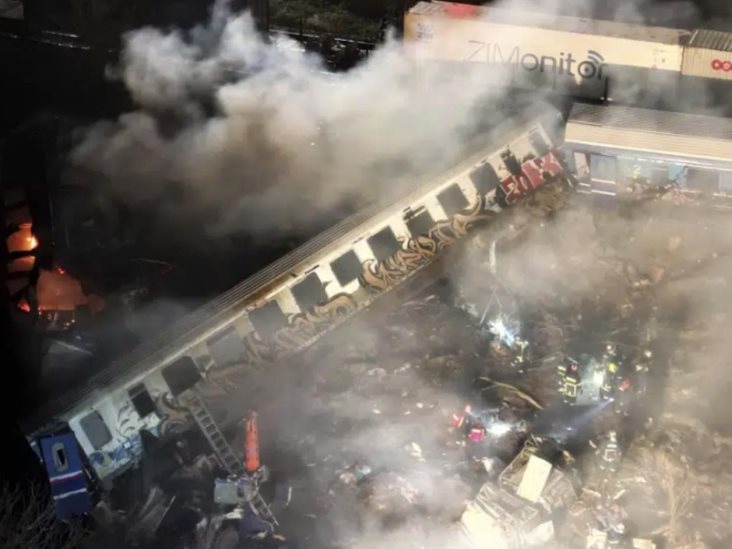 Choque de trenes suma ya 29 muertos y al menos 85 heridos en Grecia Choque de trenes suma ya 29 muertos y al menos 85 heridos en Grecia