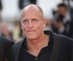 Woody Harrelson llama absurdos  los protocolos contra Covid