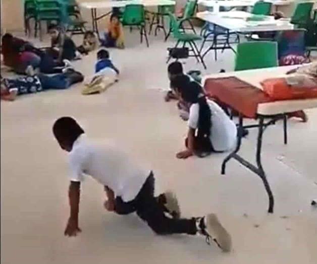 Niños de primaria se tiran al suelo por balacera en Chiapas