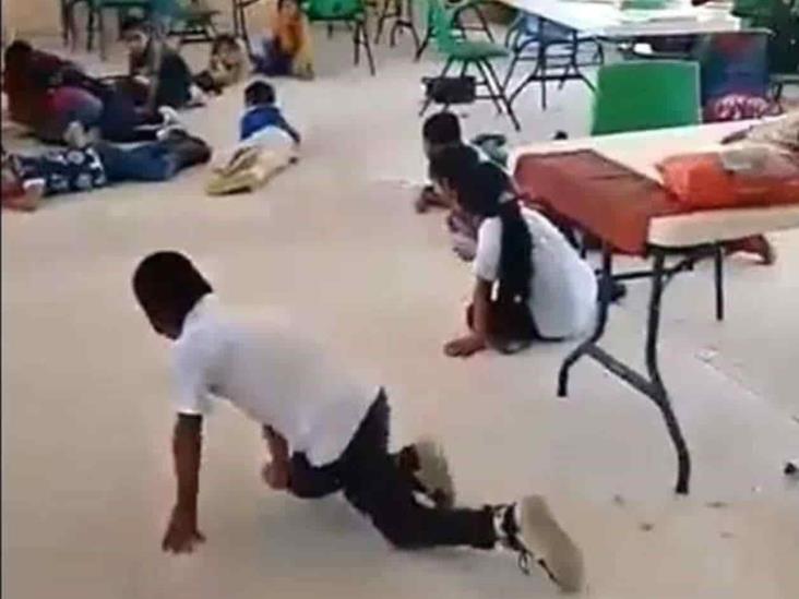 Niños de primaria se tiran al suelo por balacera en Chiapas Niños de primaria se tiran al suelo por balacera en Chiapas