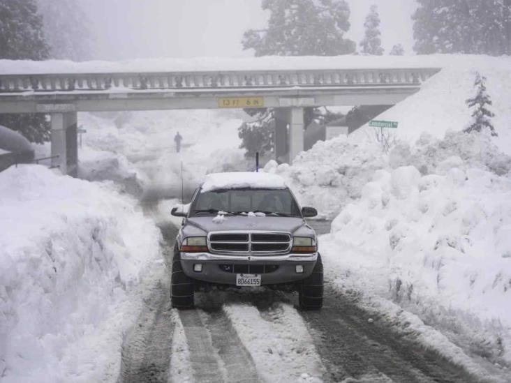 California recibe más nieve por tormentas California recibe más nieve por tormentas