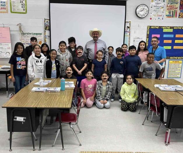 Participa el Sherff en Read Across America