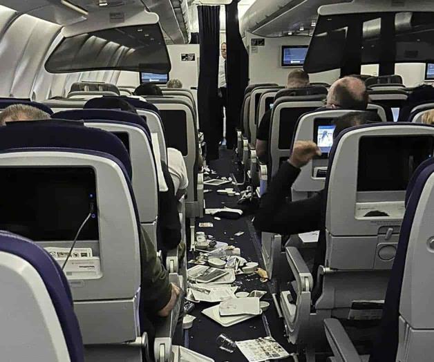 Desvían avión que despegó de Austin Desvían avión que despegó de Austin