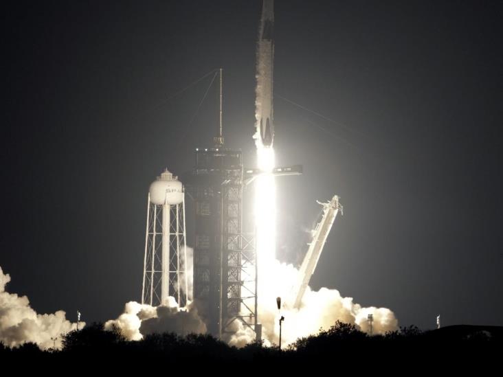 Astronautas de EEUU, Rusia y Emiratos despegan hacia la EEI Astronautas de EEUU, Rusia y Emiratos despegan hacia la EEI