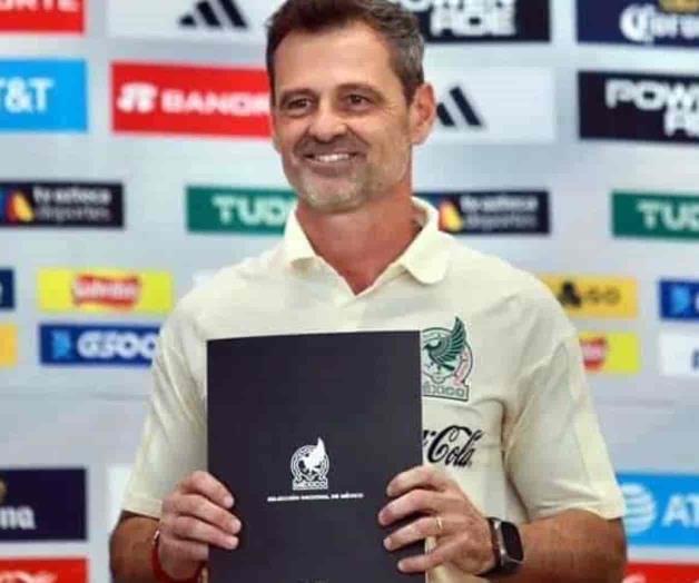 Señala Cocca que habló con Chicharito Hernández y Zendejas