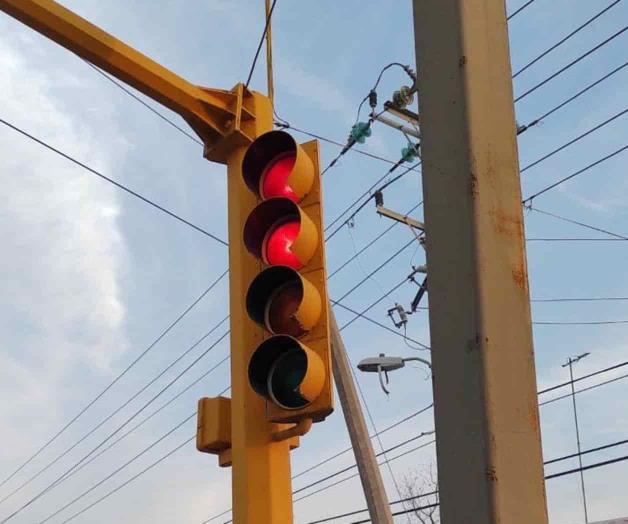 Repara el municipio semáforos