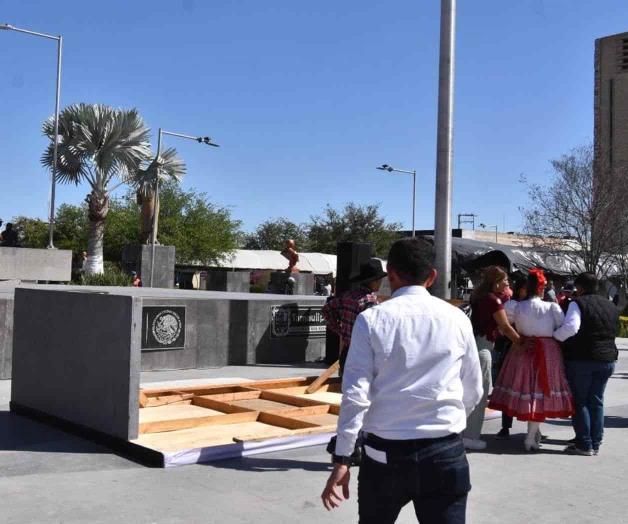 Le cae escenario encima; resulta bailarina con lesiones