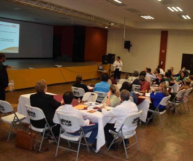 Se capacitan maestros en Díaz Ordaz