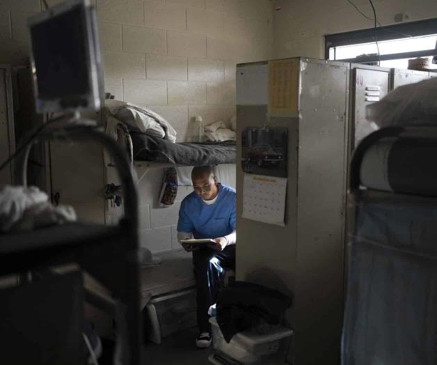 Arrasa Covid con prisiones