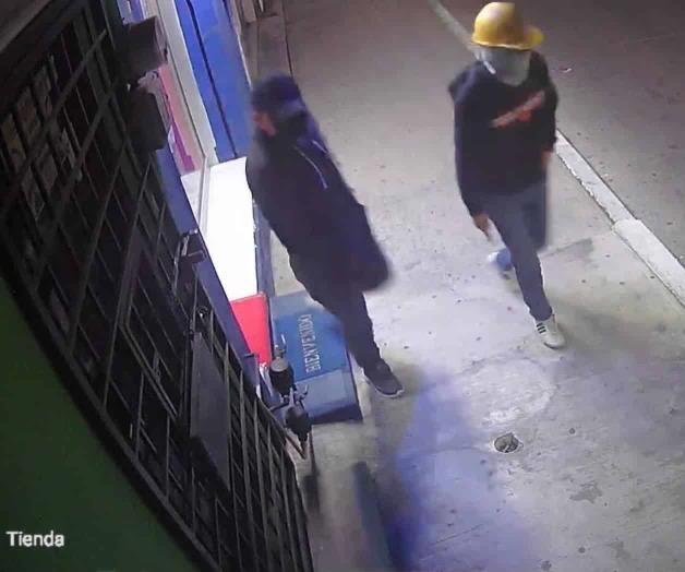 Asaltan tienda de deportes