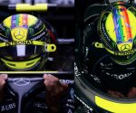 Lewis Hamilton reta a la FIA al utilizar casco de arcoíris