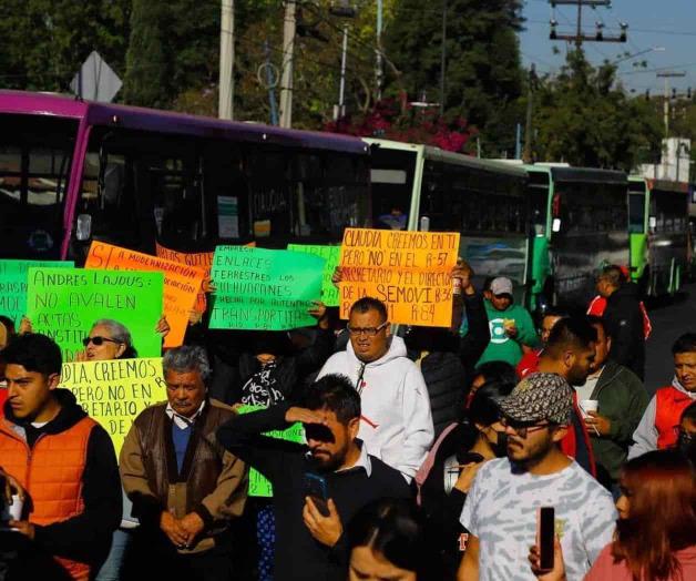 Amagan transportistas con bloqueos en Centro Histórico 