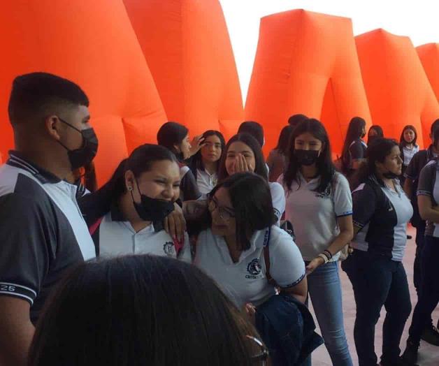 Acuden alumnos a feria vocacional