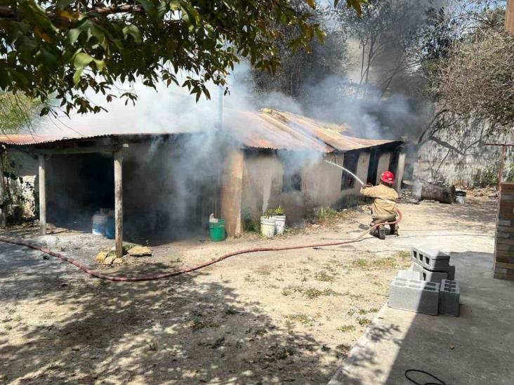 Se incendian dos casas Se incendian dos casas