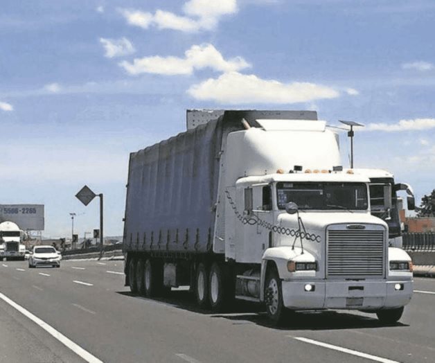 Rescatan a 123 migrantes hacinados en camión de carga en Ecatepec Rescatan a 123 migrantes hacinados en camión de carga en Ecatepec