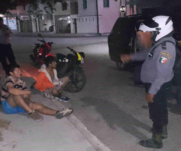 Detienen veladores a dos ladrones en el sur