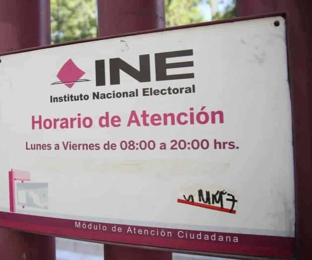 Tramitan empleados del INE primer amparo contra Plan B