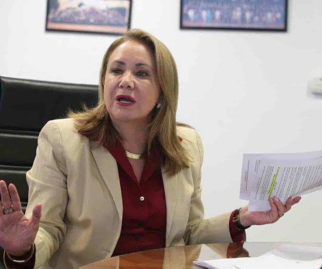 Congelan amparo de Yasmín Esquivel por quejas de UNAM