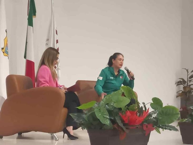 Boxeadora Ana Salas imparte conferencia Boxeadora Ana Salas imparte conferencia