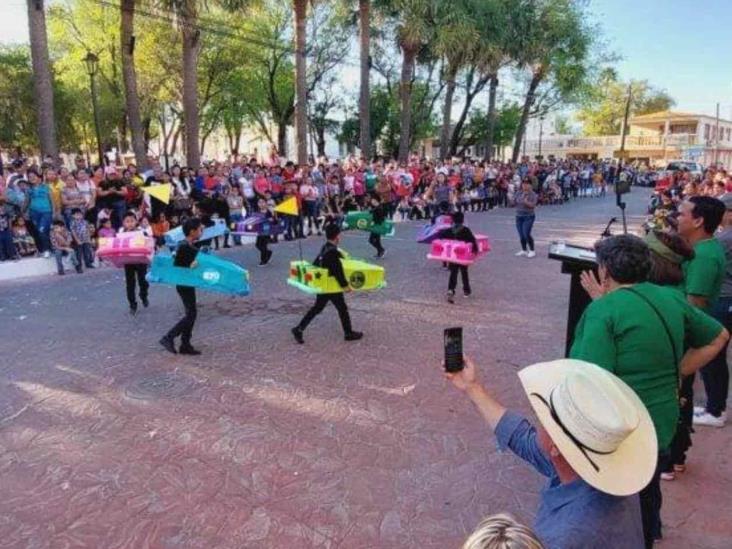 Participan escuelas en festejos de Mier Participan escuelas en festejos de Mier