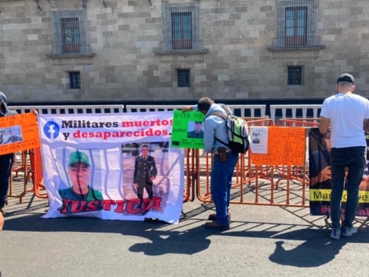 Familiares de marinos desaparecidos piden ayuda al gobierno federal Familiares de marinos desaparecidos piden ayuda al gobierno federal