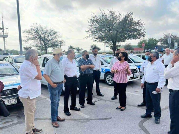 Tema de seguridad: Uniforman taxistas Tema de seguridad: Uniforman taxistas
