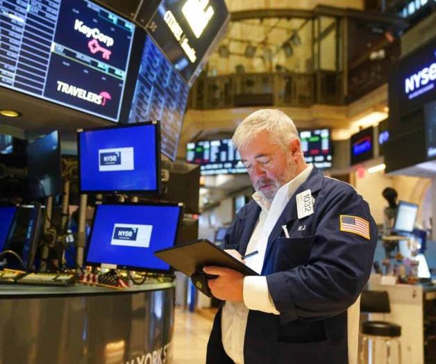 Wall Street sufre fuerte caída ante posible alza de tasas
