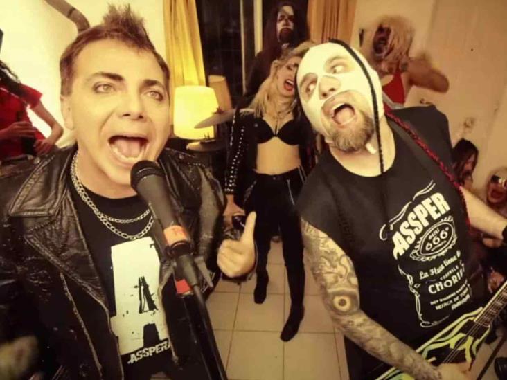 Lanza canción en versión rockera Lanza canción en versión rockera
