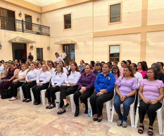 Las mujeres son el motor de la sociedad; alcaldesa