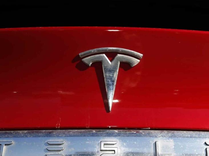 Piloto automático de un Tesla causaría accidente Piloto automático de un Tesla causaría accidente
