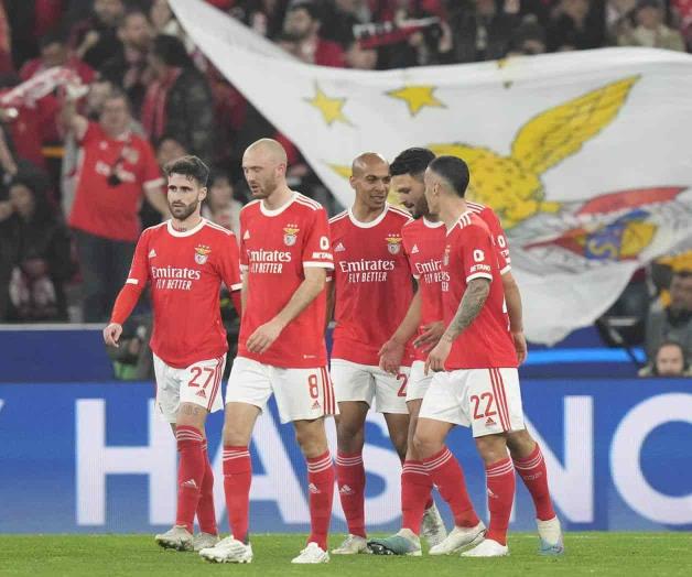 Golea Benfica y avanza en la Champions League
