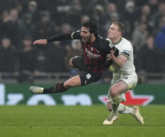 Milan avanza al arrancarle 0-0 a Tottenham en Londres Milan avanza al arrancarle 0-0 a Tottenham en Londres