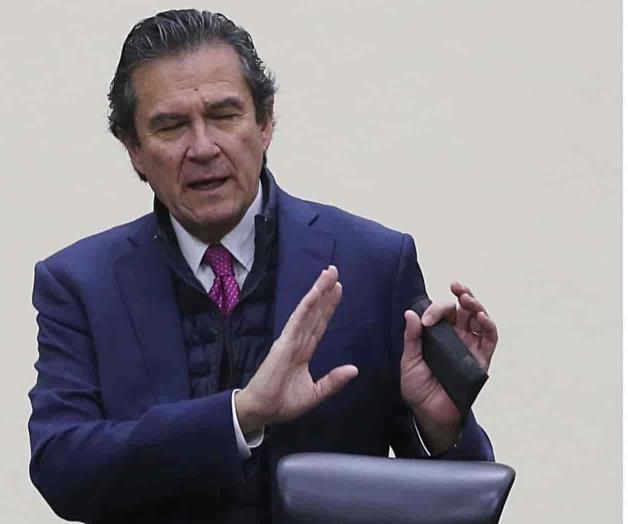 Tribunal ordena restituir a secretario ejecutivo del INE