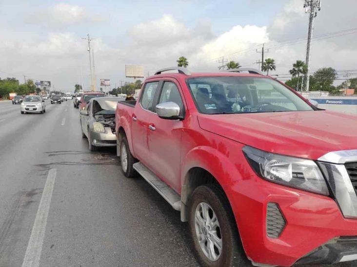 Cuantiosos daños en accidente vial Cuantiosos daños en accidente vial