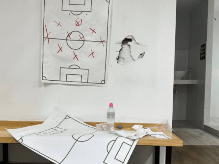 Evidencian a equipo de la Liga de Expansión por destrozar un vestidor Evidencian a equipo de la Liga de Expansión por destrozar un vestidor
