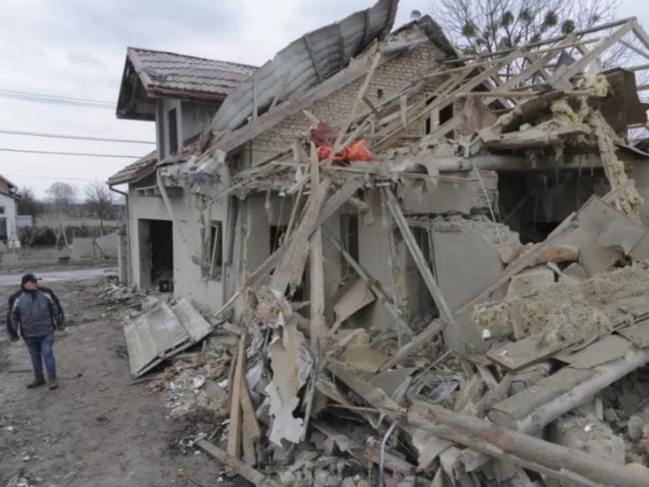 Bombardeo de misiles rusos golpea ciudades ucranianas; 6 muertos Bombardeo de misiles rusos golpea ciudades ucranianas; 6 muertos