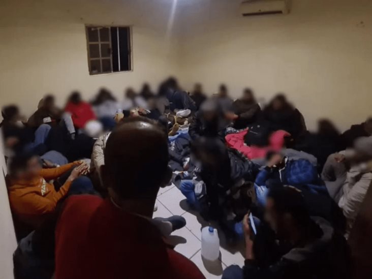 Rescatan a 54 migrantes secuestrados en Sonoyta, Sonora Rescatan a 54 migrantes secuestrados en Sonoyta, Sonora