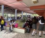 Adolecen escuelas locales de maestros