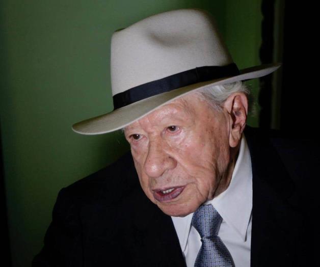 Continúa Ignacio López Tarso dando batalla por su salud