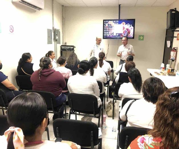 Capacitan a enfermeros