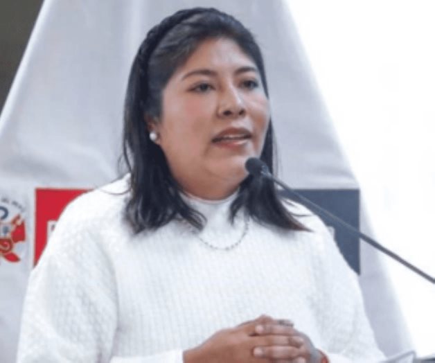 Solicitan impedir salida de Perú de ex primera ministra