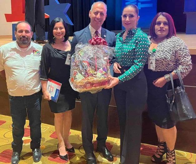 Acompaña alcaldesa a autoridades texanas