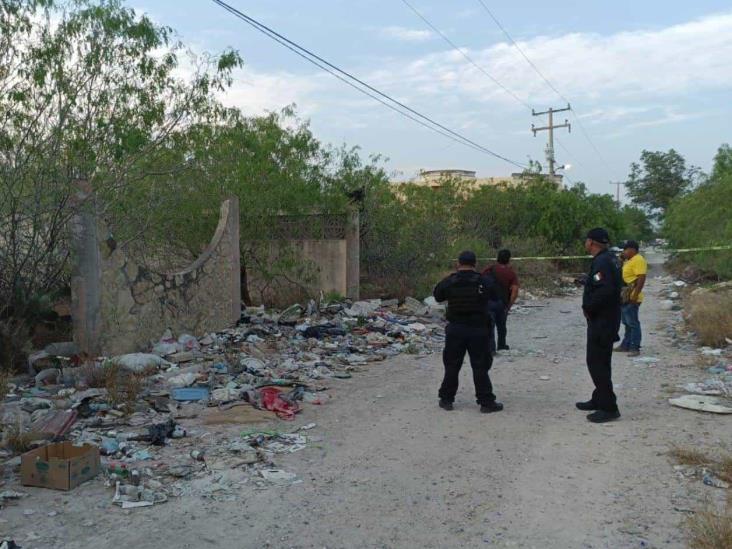Hallan en lote baldío a un hombre sin vida Hallan en lote baldío a un hombre sin vida