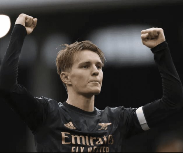 No suelta Arsenal la cima de la Premier League